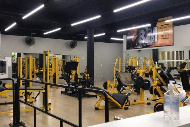 Salão de musculação da BTM Hard Gym