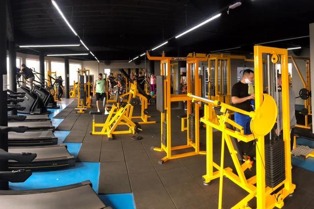 Alunos treinando na BTM Hard Gym